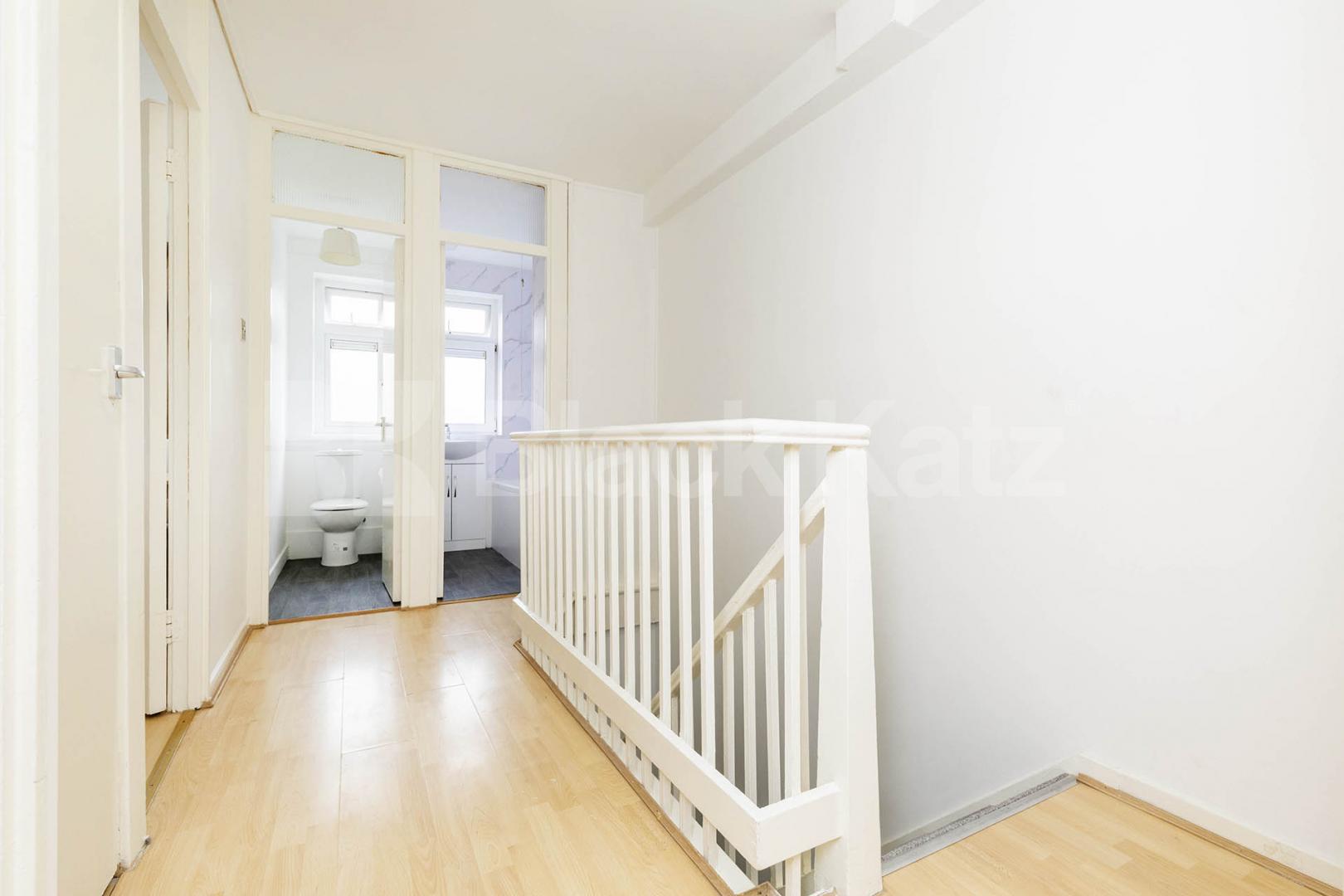 split level 3 bedroom a short walk from the trendy Camden Markets Hilldrop Road, Camden Road